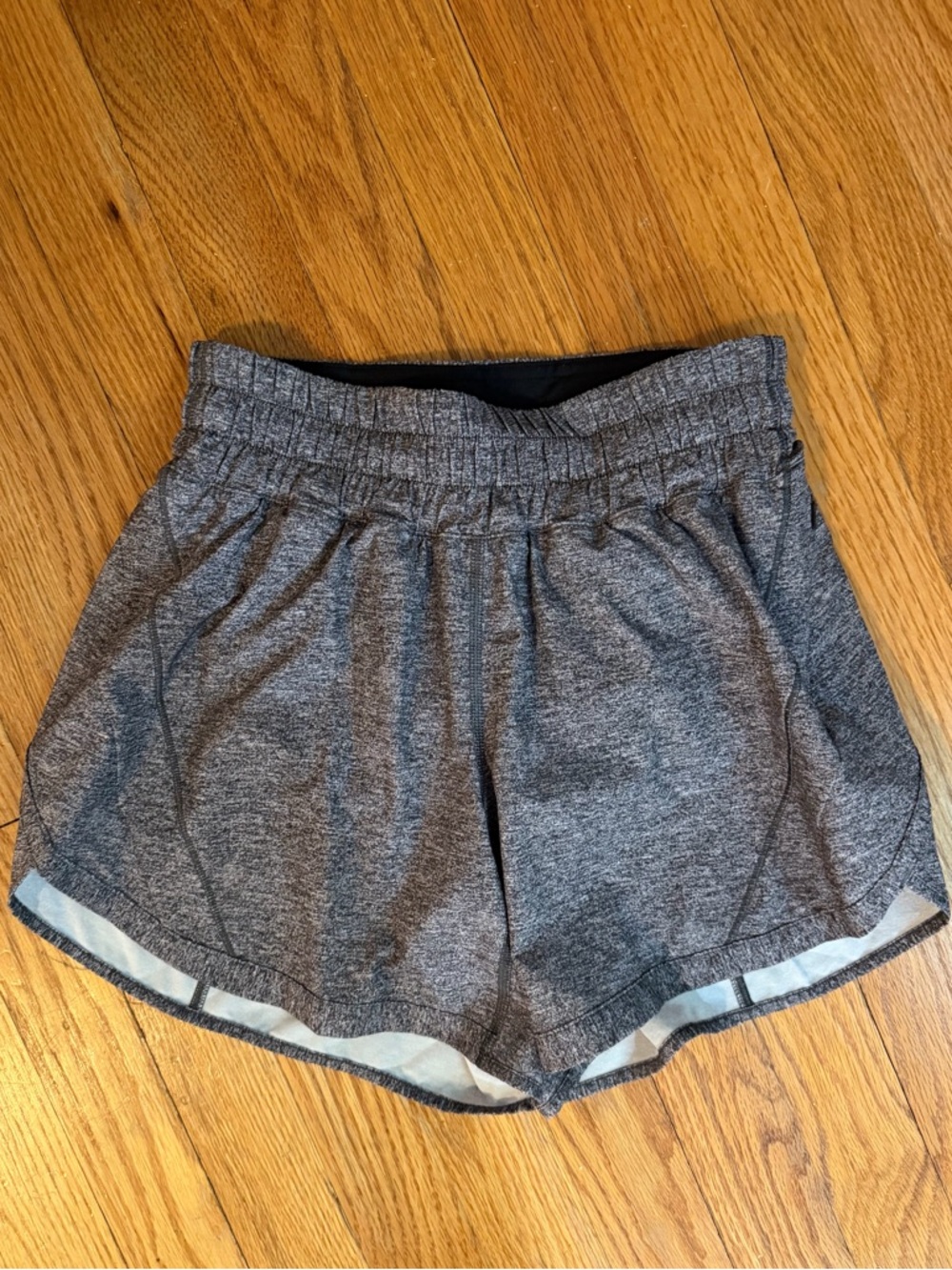 lululemon Hotty Hot Heathered Grey Shorts size 4 excellent condition.